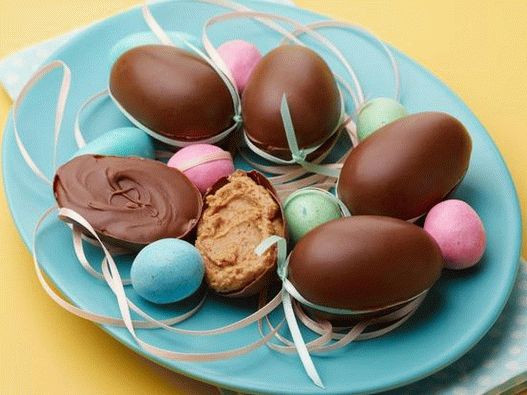 Chocolate eggs stuffed with peanut butter