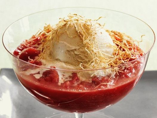 Rhubarb jam with ice cream