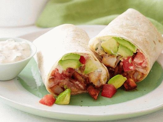 Photo - Roll with grilled shrimp, avocado, bacon and dip remoulade
