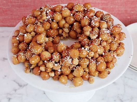 Struffoli with hazelnuts