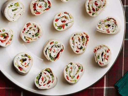 Holiday rolls with cheese