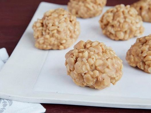 Peanut Balls from Puffed Rice