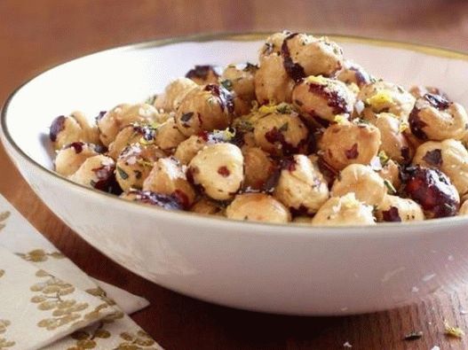 Roasted Hazelnuts with Spicy Herbs