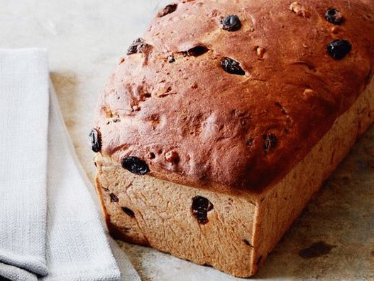 Homemade sweet bread with raisins and cinnamon