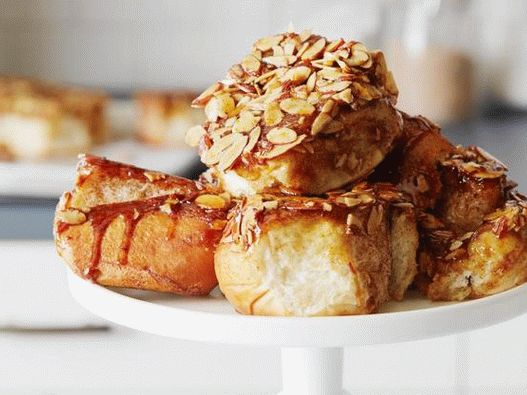 Buns with sticky glaze