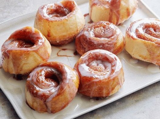How to Make Cinnamon Buns