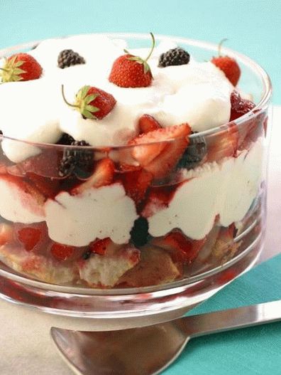 Photo - Strawberry-Blackberry Summer Traifl