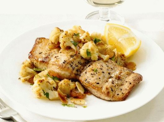 Fried fish fillet mahi mahi with cauliflower