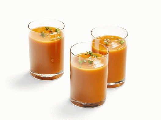 Carrot cream soup with thyme
