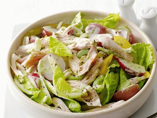 Spring salad with chicken and potatoes