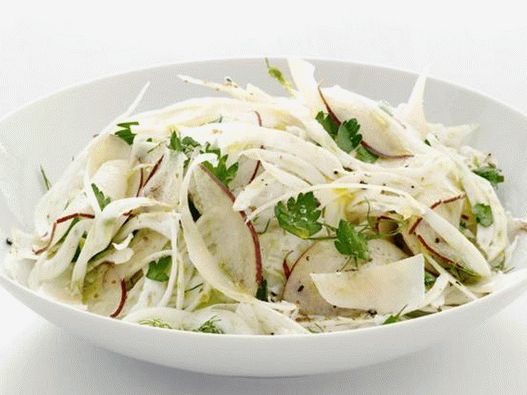 Salad with pear and fennel