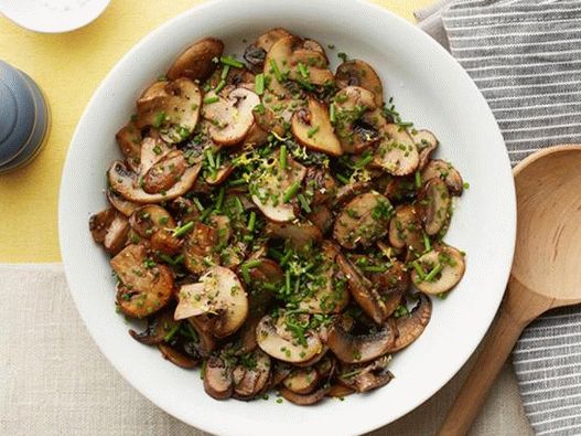 Fried champignons with lemon pepper