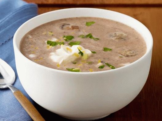 Mushroom soup with hummus