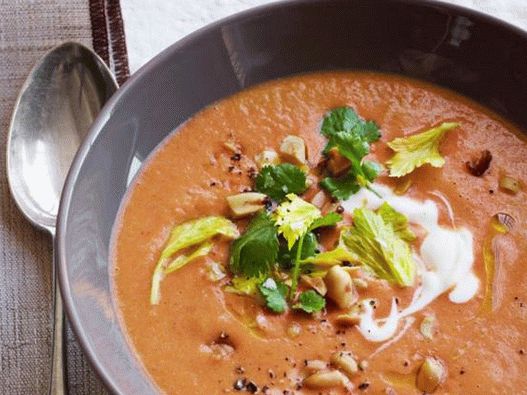 Tomato-nut soup