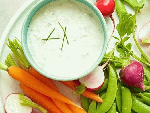 Onion-yogurt dip sauce
