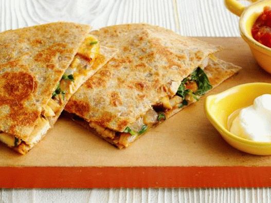 Quesadilla with chicken and mushrooms