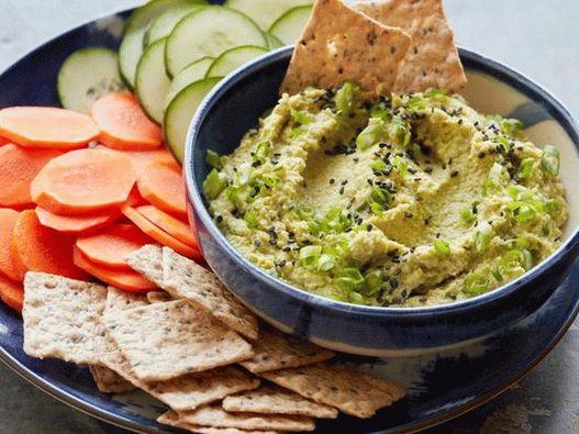 Edamame bean dip sauce and miso pasta