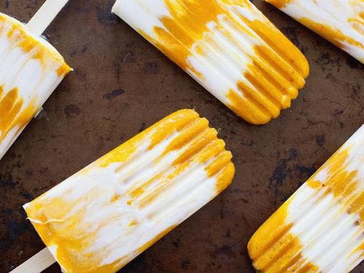 Photo - Lassi ice cream with mango and turmeric