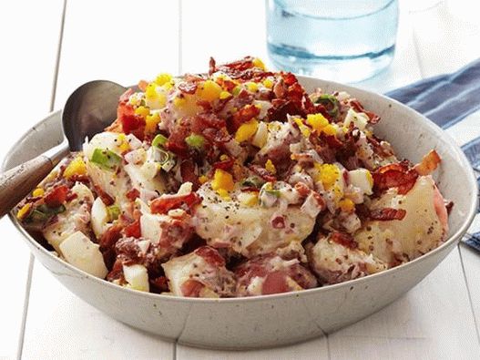 Potato salad with bacon and eggs