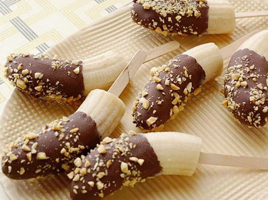 Banana in chocolate icing on a stick