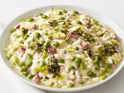 Photo of Risotto with green peas and pesto