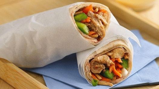 Photo Roll with teriyaki chicken in pita bread