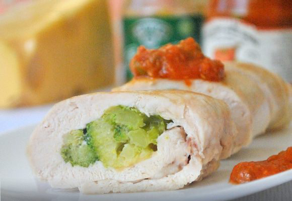 Chicken rolls with broccoli