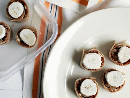 Photo Rolls with bacon, banana and sunflower paste