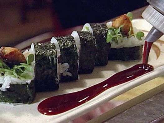 Photo Rolls of unagi maki with grilled freshwater eel