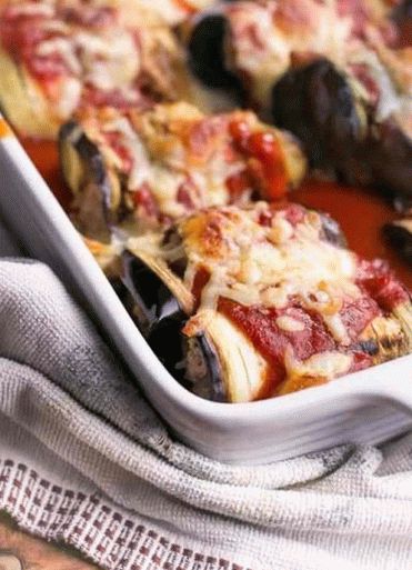 Photo Eggplant rolls with cheese
