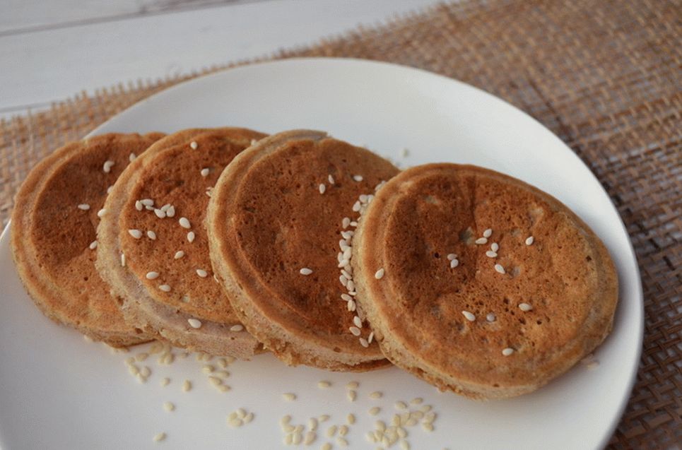 Rye pancakes with apple