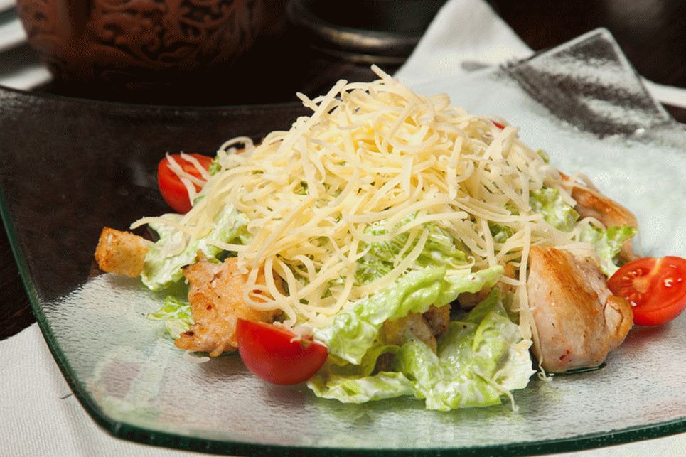 Caesar salad with chicken