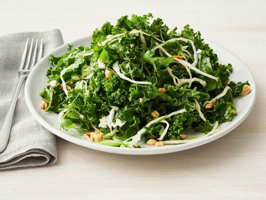 Photo Salad of white and kale