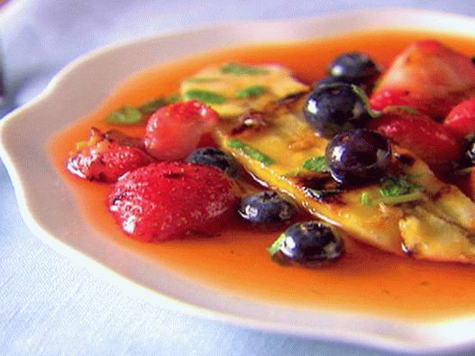 Photo Grilled Fruit Salad