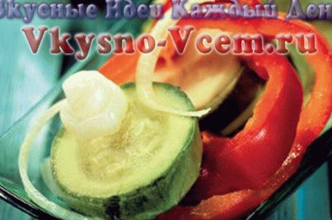 Zucchini with pepper in mustard filling