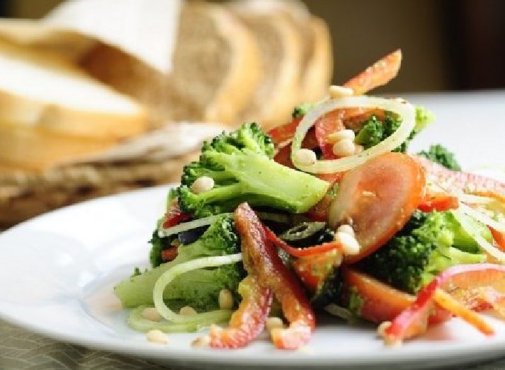 Broccoli coleslaw