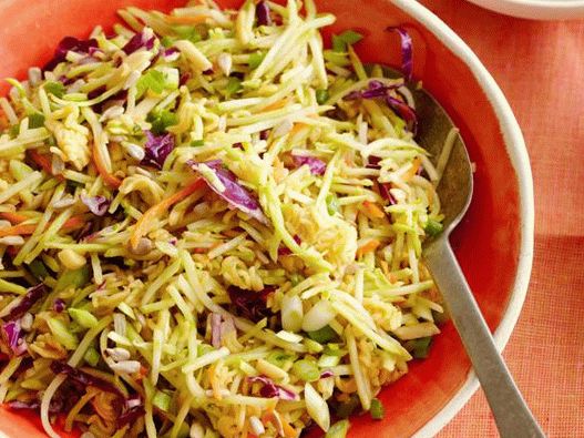 Photo Broccoli and Noodle Coleslaw