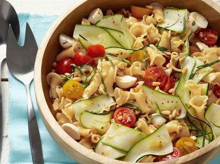 Photo Macaroni Salad with Zucchini and Mozzarella
