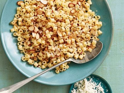 Photo Macaroni Salad with Roasted Almonds