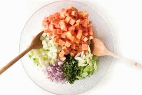 Photo Cucumber and Papaya Salad
