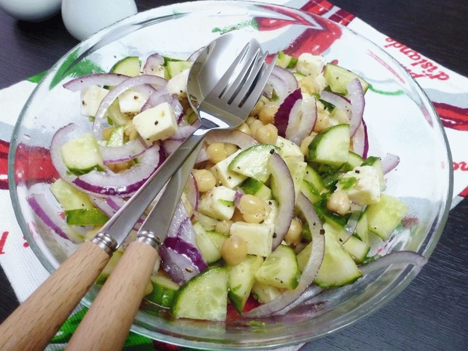 Cucumber Salad with Chickpeas