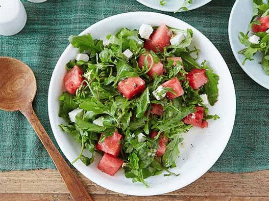 Photo Arugula, watermelon and feta cheese salad