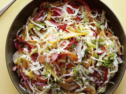 Photo Salad with cabbage and sweet pepper