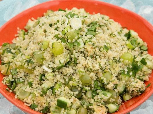 Photo Salad with Quinoa, Grapes and Avocado