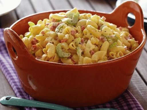 Photo Salad with pasta, eggs and ham