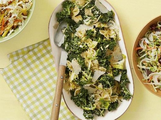 Photo Salad with pasta bows, Brussels sprouts and Caesar dressing