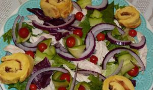 Omelette salad