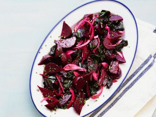 Photo Salad with baked beets and chard
