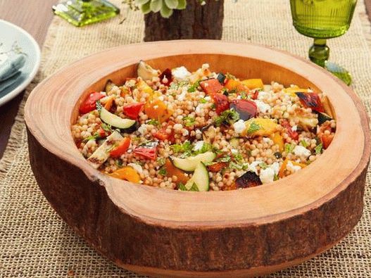 Photo Salad with ptim and grilled vegetables
