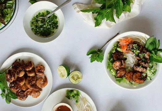 Photo Salad with rice noodles